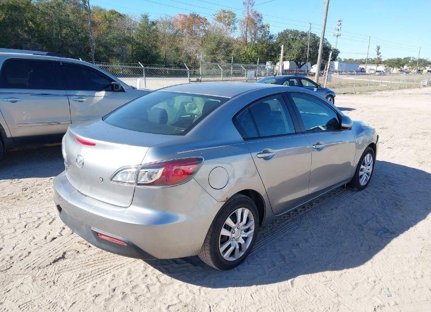 Photo 4 of 2010 Mazda Mazda3 I SPORT (VIN JM1BL1SF9A1306293)