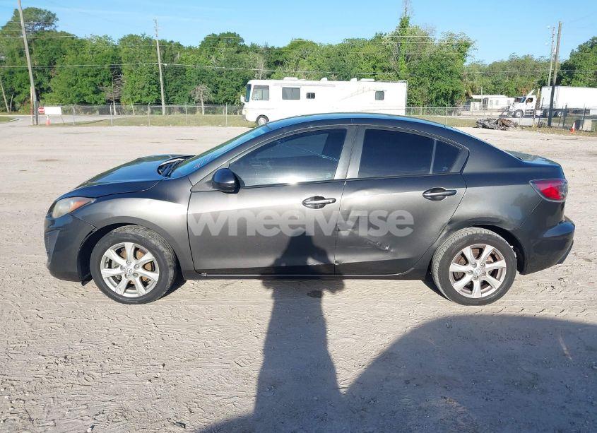 Photo 14 of 2010 Mazda Mazda3 I TOURING (VIN JM1BL1SF9A1340766)