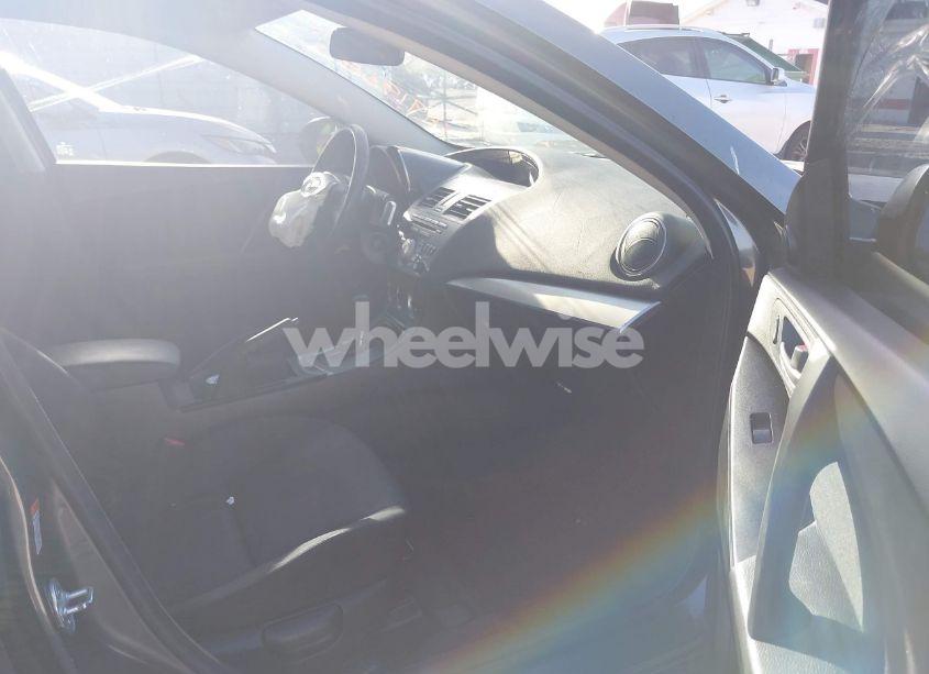 Photo 5 of 2010 Mazda Mazda3 I TOURING (VIN JM1BL1SF9A1340766)