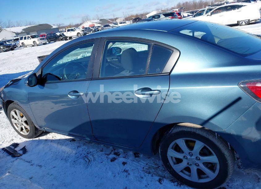 Photo 14 of 2010 Mazda Mazda3 I TOURING (VIN JM1BL1SFXA1205926)