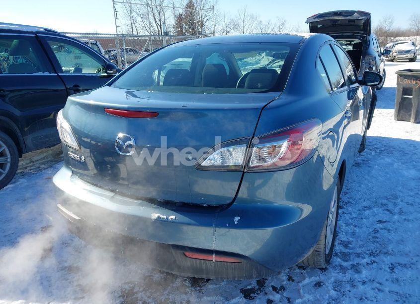 Photo 4 of 2010 Mazda Mazda3 I TOURING (VIN JM1BL1SFXA1205926)