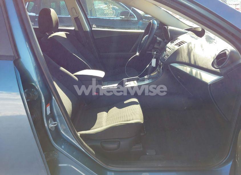 Photo 5 of 2010 Mazda Mazda3 I TOURING (VIN JM1BL1SFXA1205926)