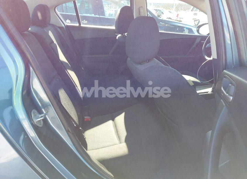 Photo 8 of 2010 Mazda Mazda3 I TOURING (VIN JM1BL1SFXA1205926)