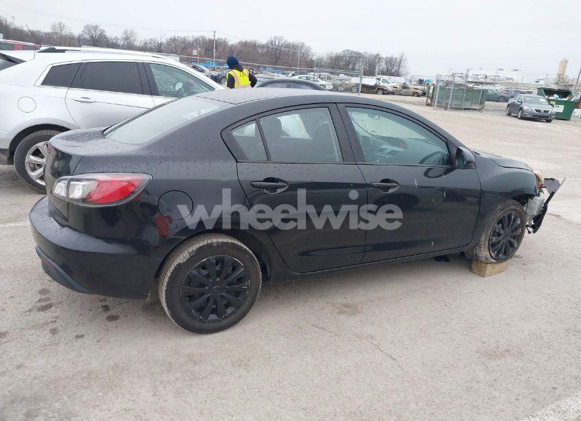 Photo 13 of 2010 Mazda Mazda3 I SPORT (VIN JM1BL1SFXA1223942)