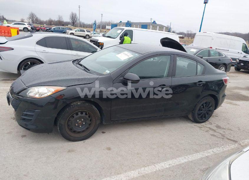 Photo 14 of 2010 Mazda Mazda3 I SPORT (VIN JM1BL1SFXA1223942)