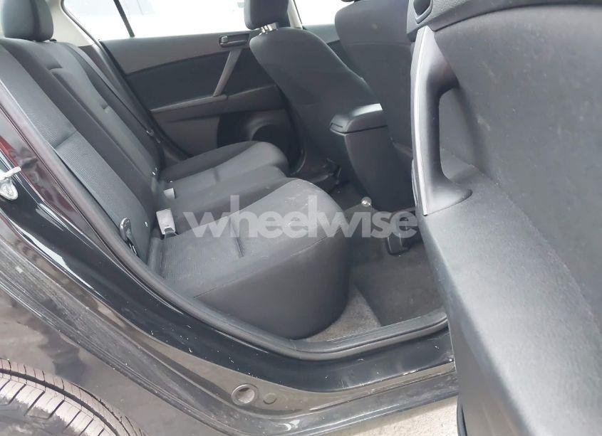 Photo 8 of 2010 Mazda Mazda3 I SPORT (VIN JM1BL1SFXA1223942)