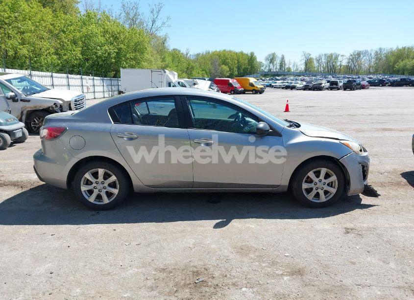 Photo 13 of 2010 Mazda Mazda3 I TOURING (VIN JM1BL1SFXA1296292)