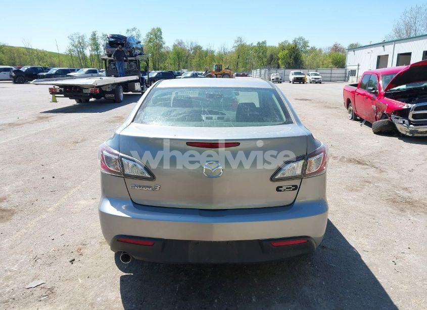 Photo 16 of 2010 Mazda Mazda3 I TOURING (VIN JM1BL1SFXA1296292)