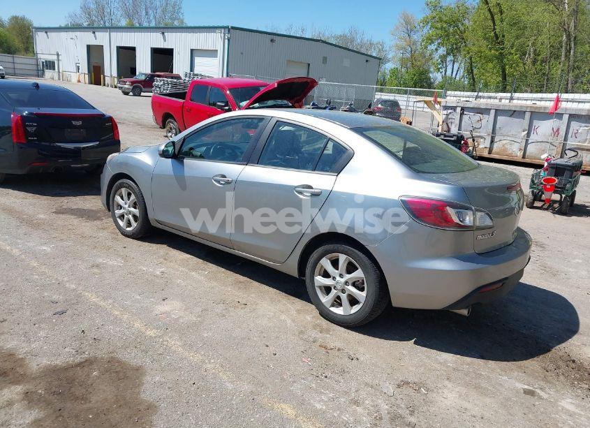 Photo 3 of 2010 Mazda Mazda3 I TOURING (VIN JM1BL1SFXA1296292)