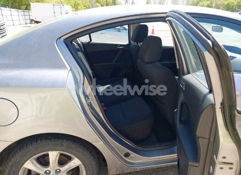 Photo 8 of 2010 Mazda Mazda3 I TOURING (VIN JM1BL1SFXA1296292)