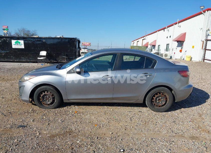 Photo 16 of 2010 Mazda Mazda3 I SPORT (VIN JM1BL1SFXA1320154)