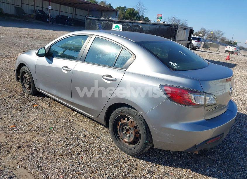 Photo 3 of 2010 Mazda Mazda3 I SPORT (VIN JM1BL1SFXA1320154)