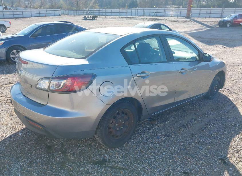 Photo 4 of 2010 Mazda Mazda3 I SPORT (VIN JM1BL1SFXA1320154)