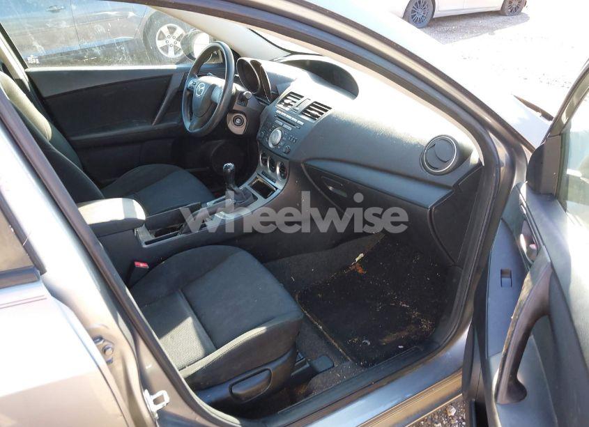 Photo 5 of 2010 Mazda Mazda3 I SPORT (VIN JM1BL1SFXA1320154)