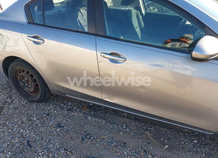 Photo 6 of 2010 Mazda Mazda3 I SPORT (VIN JM1BL1SFXA1320154)