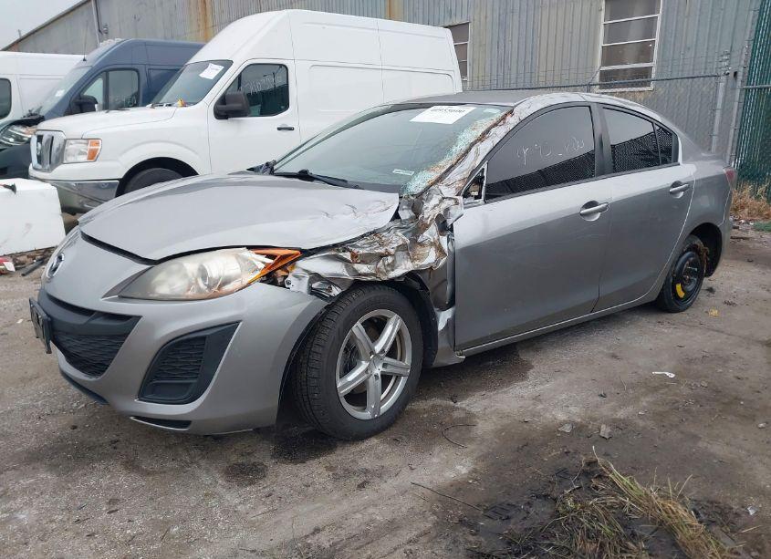 Photo 2 of 2010 Mazda Mazda3 I TOURING (VIN JM1BL1SFXA1337830)