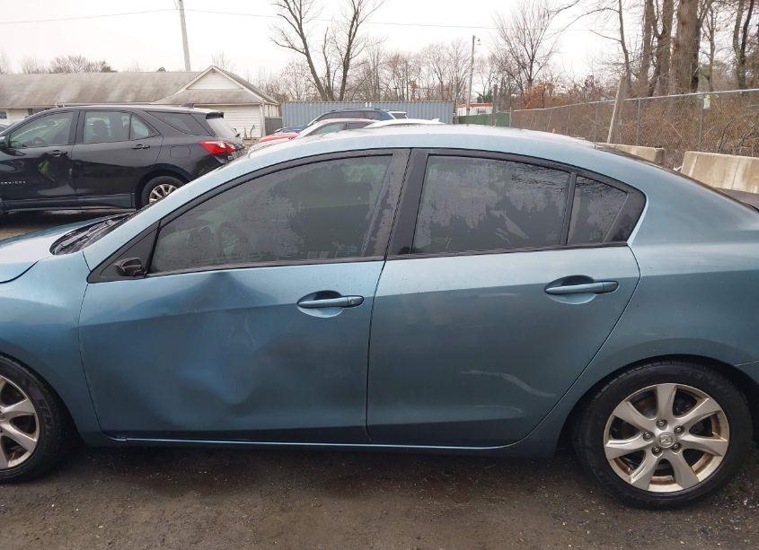 Photo 14 of 2010 Mazda Mazda3 I TOURING (VIN JM1BL1SG0A1172489)