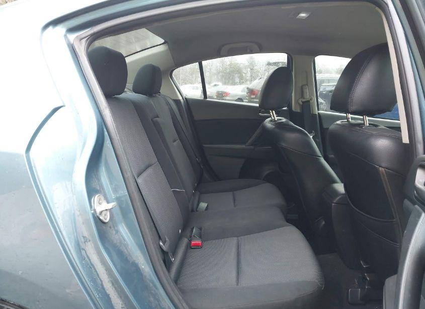 Photo 8 of 2010 Mazda Mazda3 I TOURING (VIN JM1BL1SG0A1172489)