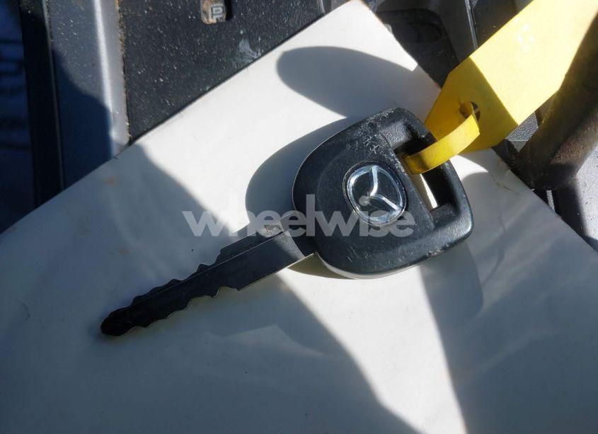 Photo 11 of 2010 Mazda Mazda3 I SPORT (VIN JM1BL1SG0A1197635)