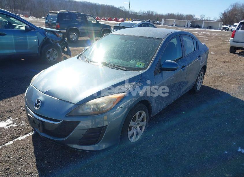 Photo 2 of 2010 Mazda Mazda3 I SPORT (VIN JM1BL1SG0A1197635)