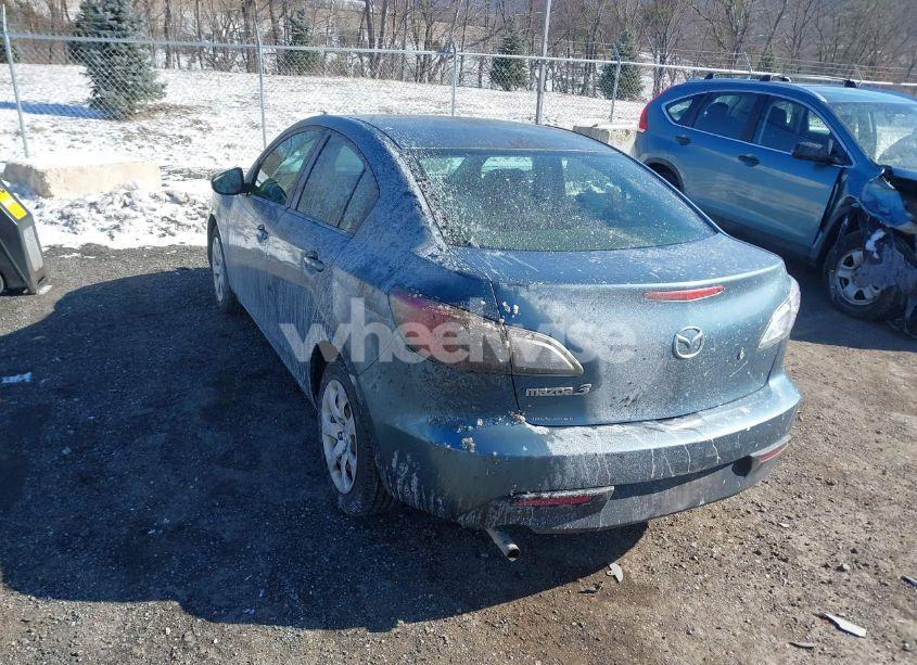 Photo 3 of 2010 Mazda Mazda3 I SPORT (VIN JM1BL1SG0A1197635)