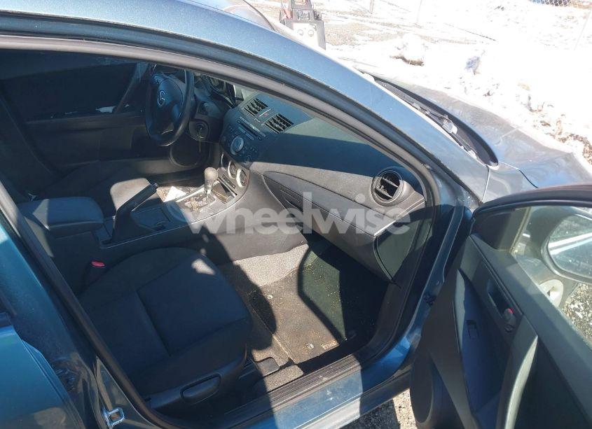 Photo 5 of 2010 Mazda Mazda3 I SPORT (VIN JM1BL1SG0A1197635)