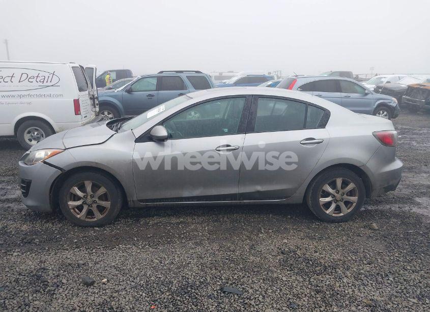 Photo 14 of 2010 Mazda Mazda3 I TOURING (VIN JM1BL1SG0A1224493)