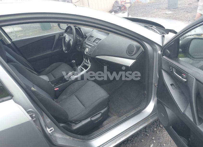 Photo 5 of 2010 Mazda Mazda3 I TOURING (VIN JM1BL1SG0A1224493)