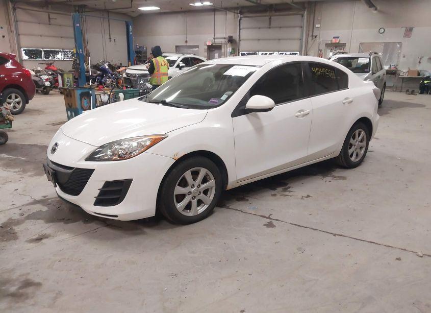 Photo 2 of 2010 Mazda Mazda3 I TOURING (VIN JM1BL1SG1A1174932)