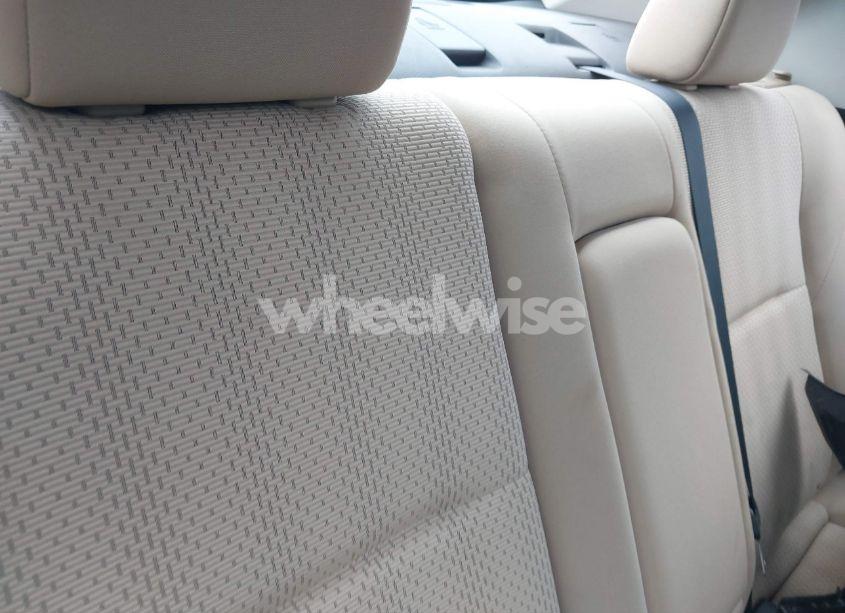 Photo 8 of 2010 Mazda Mazda3 I TOURING (VIN JM1BL1SG1A1181850)