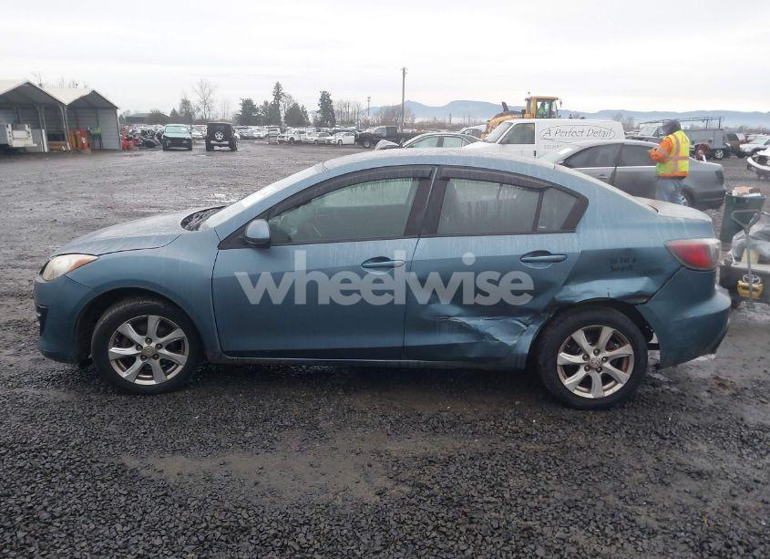 Photo 15 of 2010 Mazda Mazda3 I TOURING (VIN JM1BL1SG1A1209937)