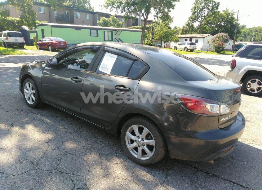 Photo 3 of 2010 Mazda Mazda3 I TOURING (VIN JM1BL1SG1A1237429)
