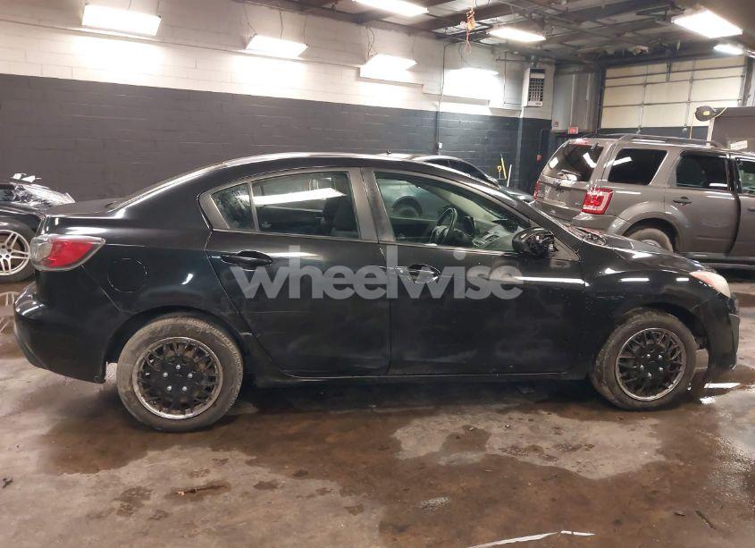 Photo 13 of 2010 Mazda Mazda3 I SPORT (VIN JM1BL1SG1A1285982)