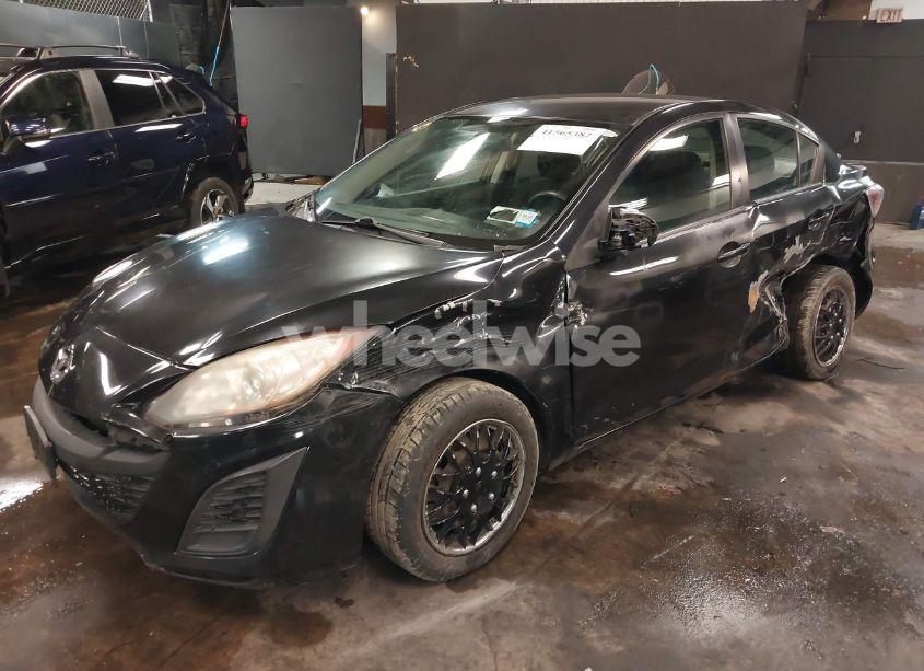 Photo 2 of 2010 Mazda Mazda3 I SPORT (VIN JM1BL1SG1A1285982)