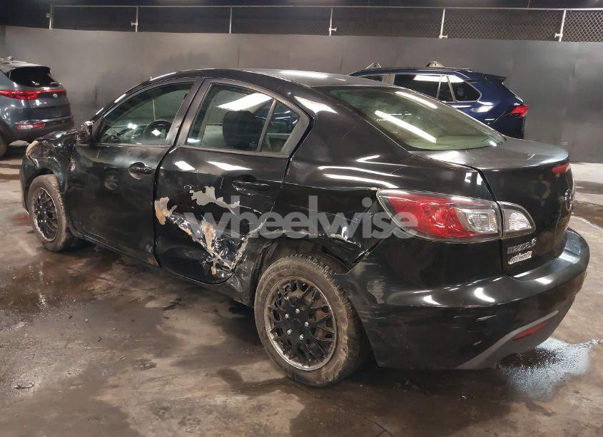 Photo 3 of 2010 Mazda Mazda3 I SPORT (VIN JM1BL1SG1A1285982)