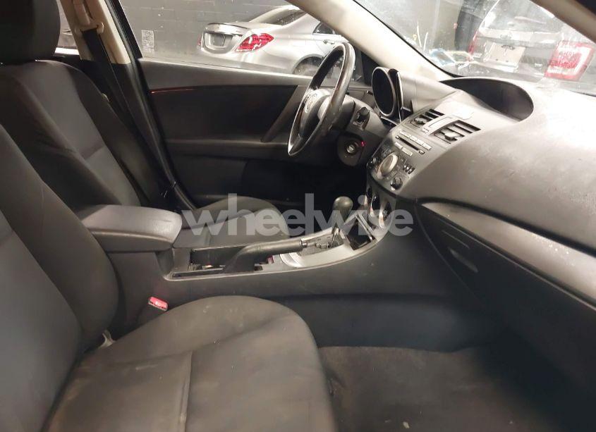 Photo 5 of 2010 Mazda Mazda3 I SPORT (VIN JM1BL1SG1A1285982)