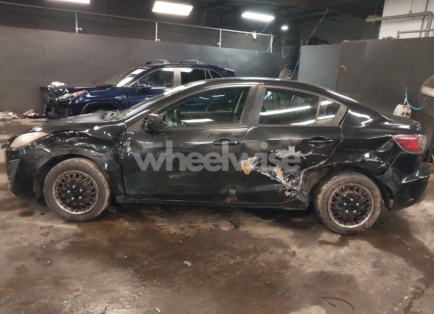 Photo 6 of 2010 Mazda Mazda3 I SPORT (VIN JM1BL1SG1A1285982)