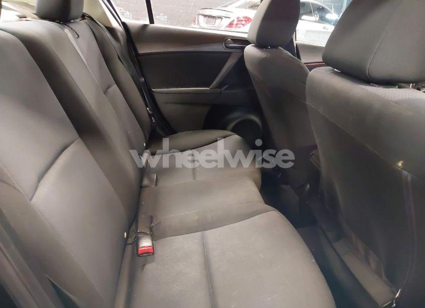 Photo 8 of 2010 Mazda Mazda3 I SPORT (VIN JM1BL1SG1A1285982)