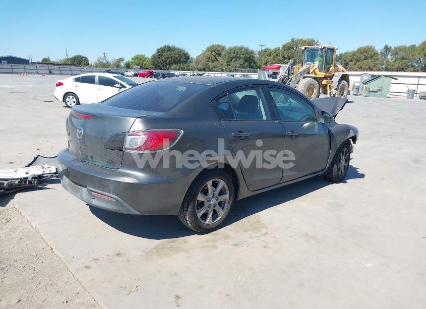 Photo 4 of 2010 Mazda Mazda3 I TOURING (VIN JM1BL1SG1A1341421)