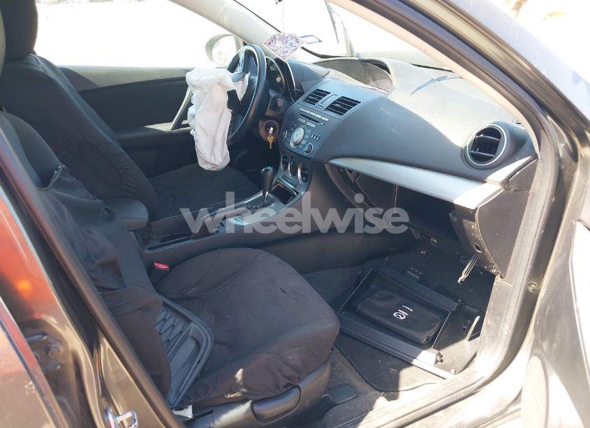 Photo 5 of 2010 Mazda Mazda3 I TOURING (VIN JM1BL1SG1A1341421)