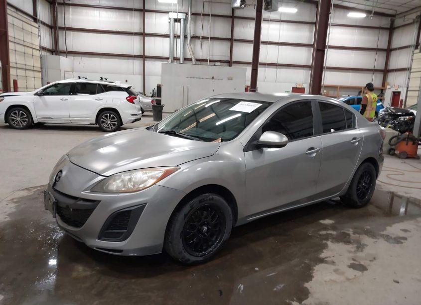 Photo 2 of 2010 Mazda Mazda3 I TOURING (VIN JM1BL1SG1A1348966)