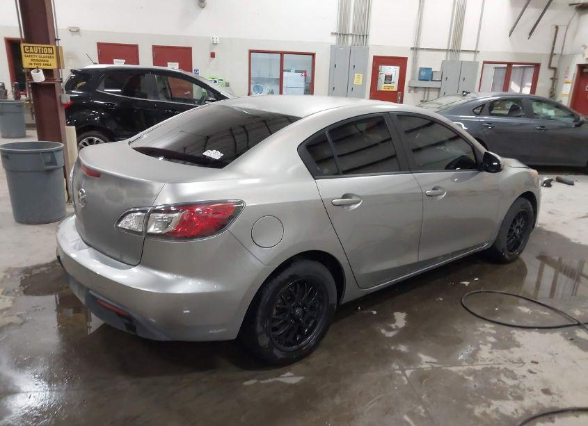 Photo 4 of 2010 Mazda Mazda3 I TOURING (VIN JM1BL1SG1A1348966)