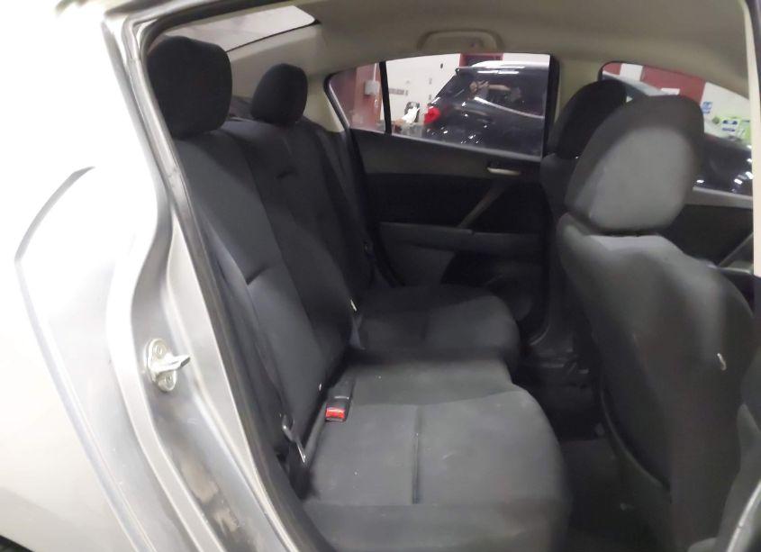 Photo 8 of 2010 Mazda Mazda3 I TOURING (VIN JM1BL1SG1A1348966)