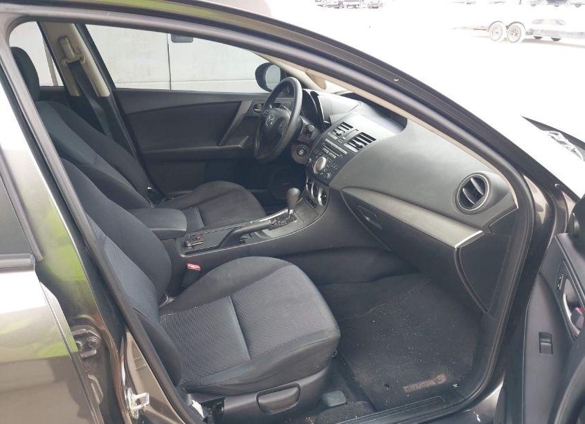 Photo 5 of 2010 Mazda Mazda3 I TOURING (VIN JM1BL1SG2A1185924)