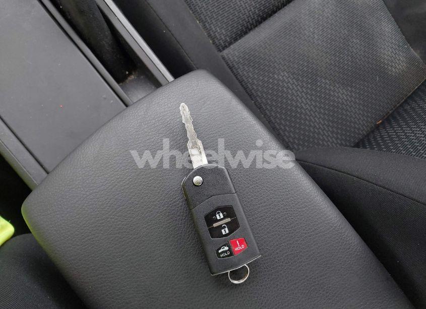 Photo 11 of 2010 Mazda Mazda3 I TOURING (VIN JM1BL1SG2A1225953)