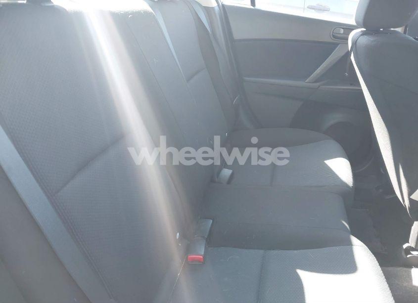 Photo 8 of 2010 Mazda Mazda3 I SPORT (VIN JM1BL1SG2A1285912)