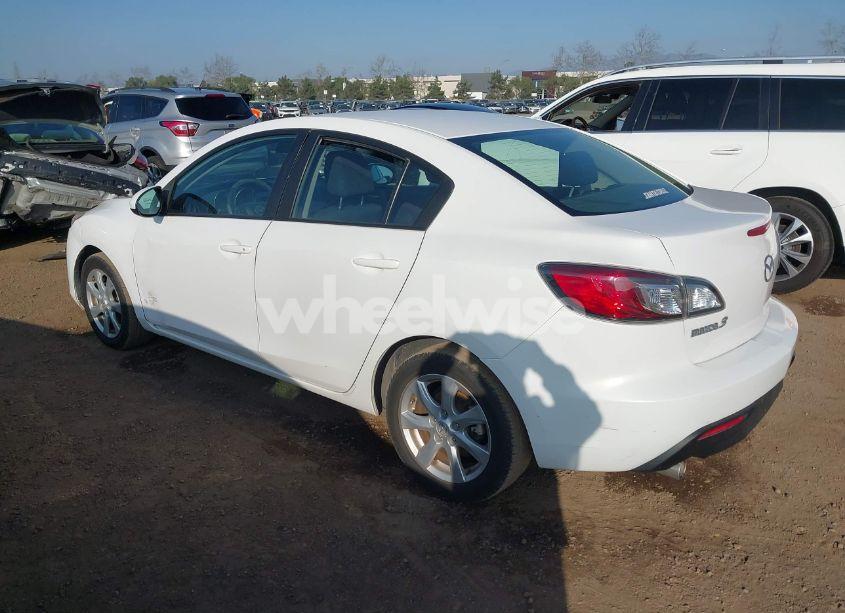 Photo 3 of 2010 Mazda Mazda3 I TOURING (VIN JM1BL1SG2A1341282)
