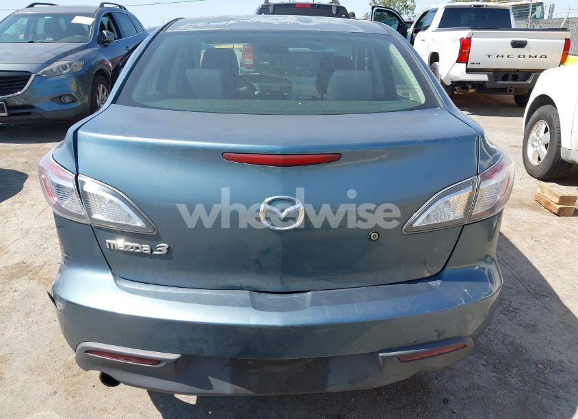 Photo 16 of 2010 Mazda Mazda3 I SPORT (VIN JM1BL1SG3A1183891)