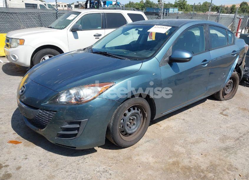 Photo 2 of 2010 Mazda Mazda3 I SPORT (VIN JM1BL1SG3A1183891)