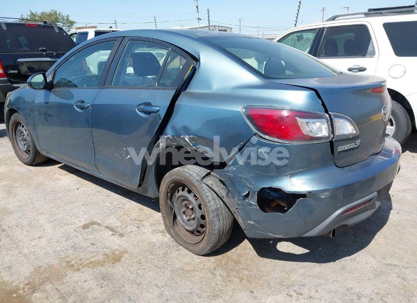 Photo 3 of 2010 Mazda Mazda3 I SPORT (VIN JM1BL1SG3A1183891)